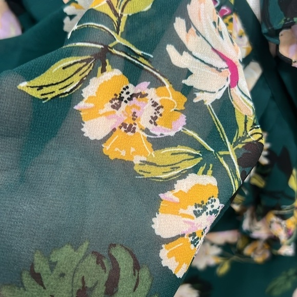 Wayf floral dress green true wrap with yellow pink white flowers ruffle Vneck M - Picture 8 of 13